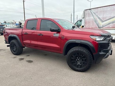 Used 2023 Chevrolet Colorado Trail Boss w/ Technology Package AWD/4WD image 5