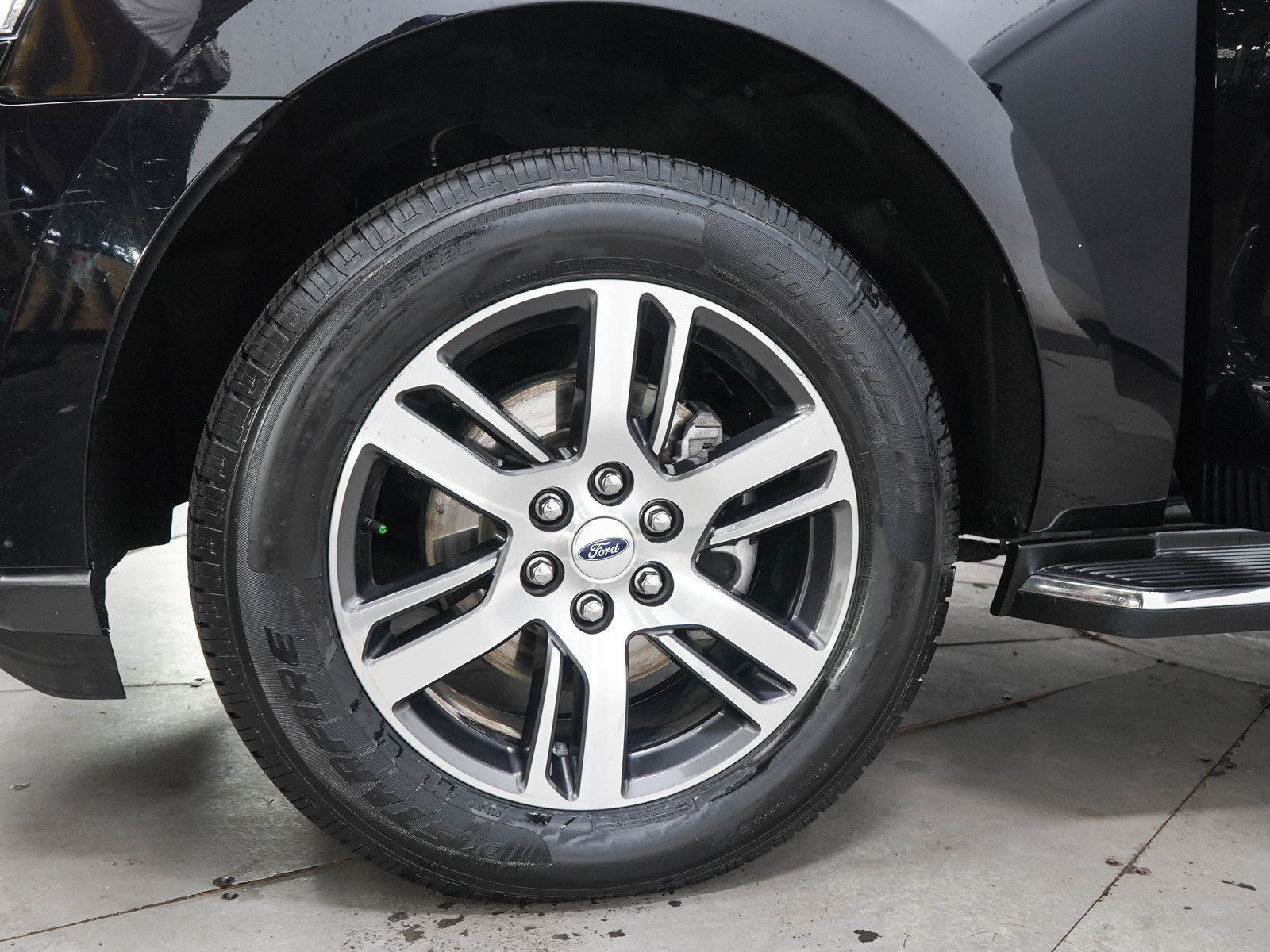 Used 2023 Ford Expedition Limited AWD/4WD image 32