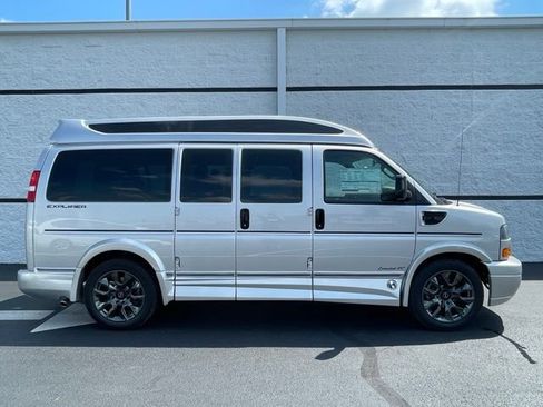 New 2026 GMC Savana 2500 w/ Driver Convenience Package RWD image 6