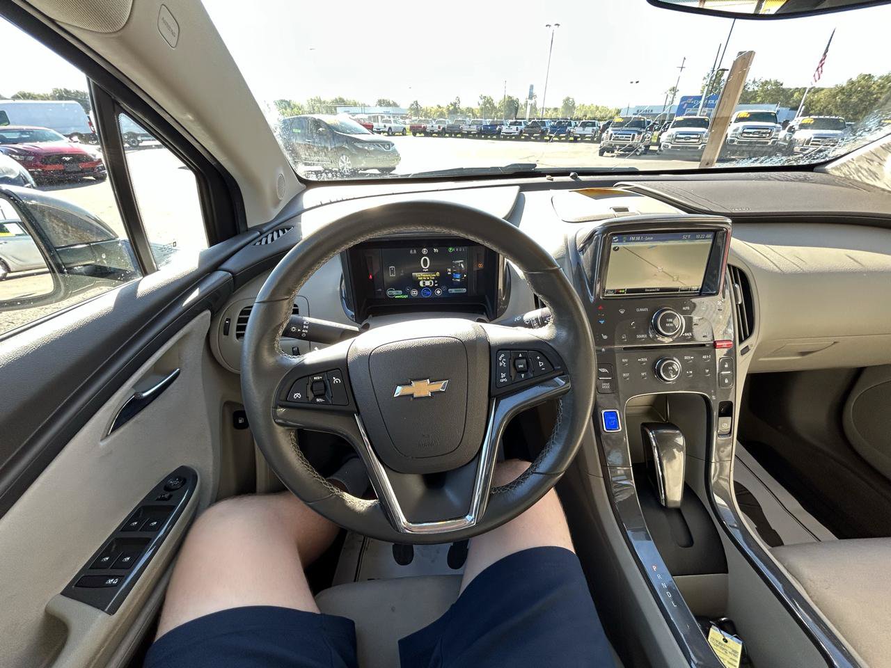 Used 2015 Chevrolet Volt Premium w/ Premium Trim Package FWD image 28