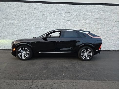 Certified 2024 Cadillac Lyriq Tech AWD/4WD image 3
