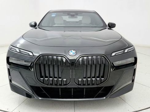 Used 2026 BMW 740i w/ Premium Package RWD image 5