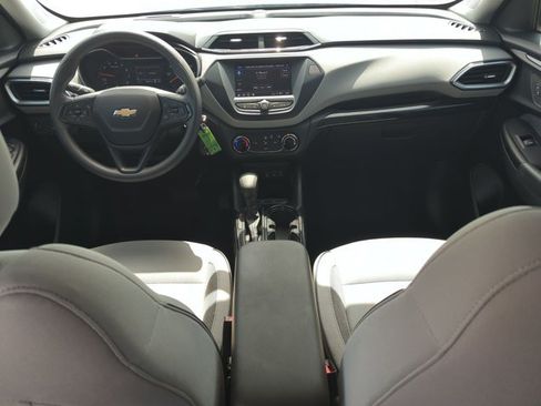 Used 2022 Chevrolet TrailBlazer LS FWD image 16