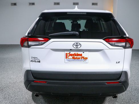 Used 2024 Toyota RAV4 LE FWD image 8