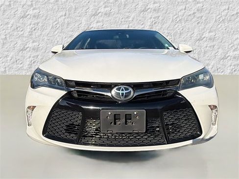 Used 2017 Toyota Camry XSE image 8