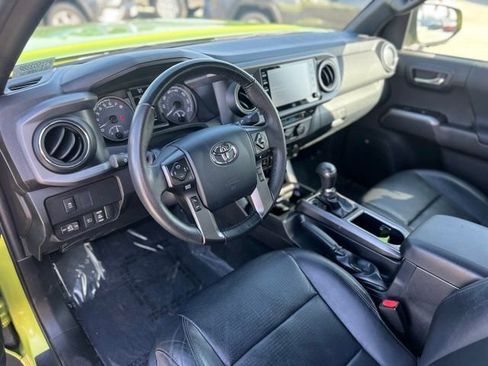 Used 2023 Toyota Tacoma TRD Off-Road w/ TRD Premium Off Road Package image 19
