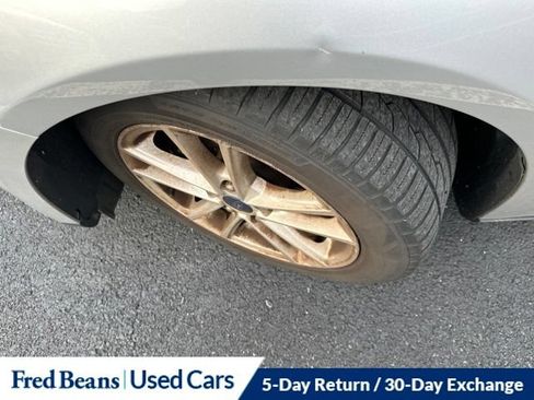 Used 2017 Ford Focus SE FWD image 2