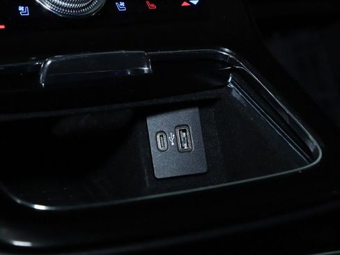 Certified 2023 Lincoln Nautilus Reserve image 28