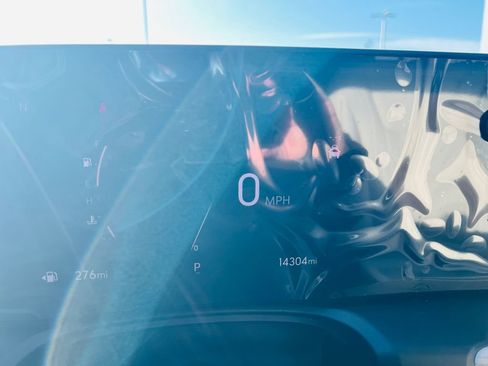 Used 2024 Buick Encore GX Avenir w/ Avenir Convenience Package image 26