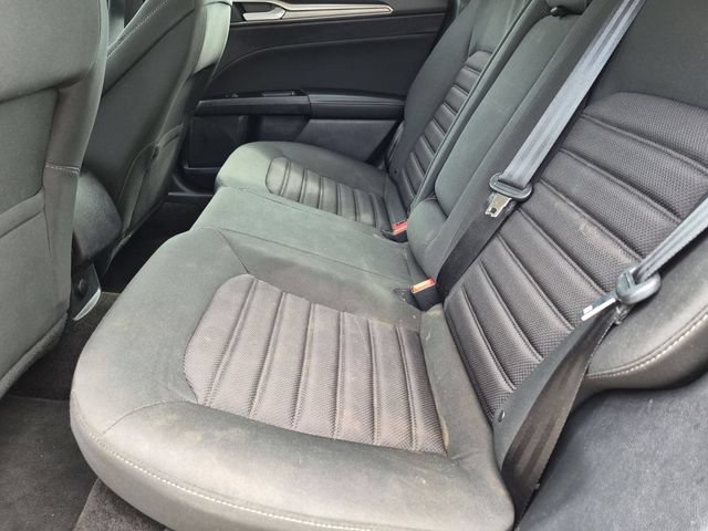 Used 2017 Ford Fusion SE FWD image 23
