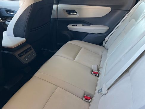 Used 2023 Nissan Ariya EVOLVE+ image 12