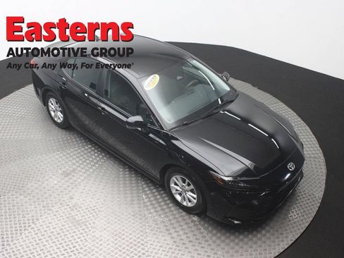 Used 2025 Toyota Camry LE FWD image 3