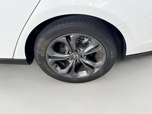 Used 2024 Honda Accord EX image 37