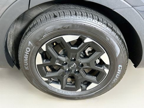 Used 2024 Kia Sorento S FWD image 11