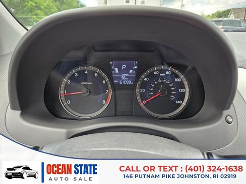 Used 2012 Hyundai Accent SE FWD image 17