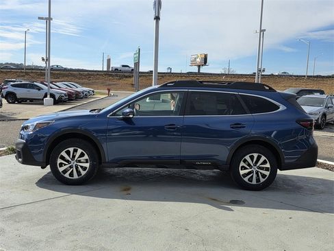 Used 2022 Subaru Outback Premium image 6