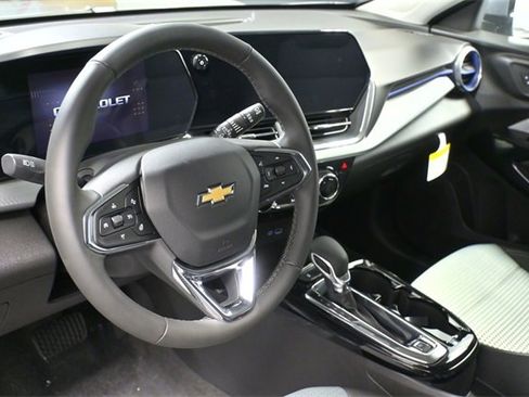 New 2025 Chevrolet Trax LT w/ Driver Confidence Package image 14