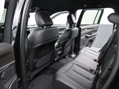 New 2026 Jeep Grand Cherokee Limited image 13