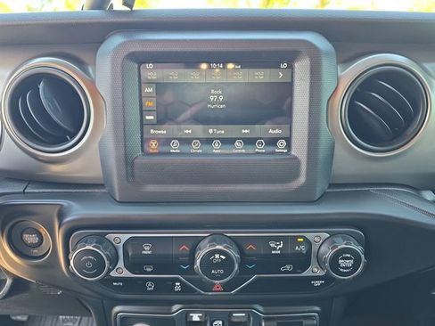 Used 2021 Jeep Wrangler Unlimited Sport AWD/4WD image 17