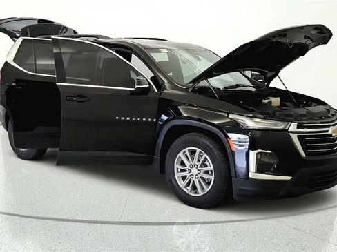 Used 2023 Chevrolet Traverse LT w/ Rear Camera Mirror Package AWD/4WD image 8