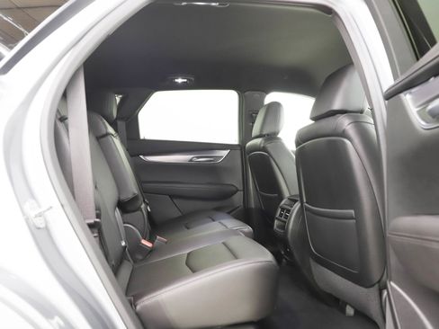 Used 2025 Cadillac XT5 Luxury image 12