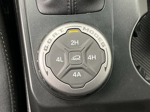 Used 2025 Ford Bronco Badlands AWD/4WD image 15