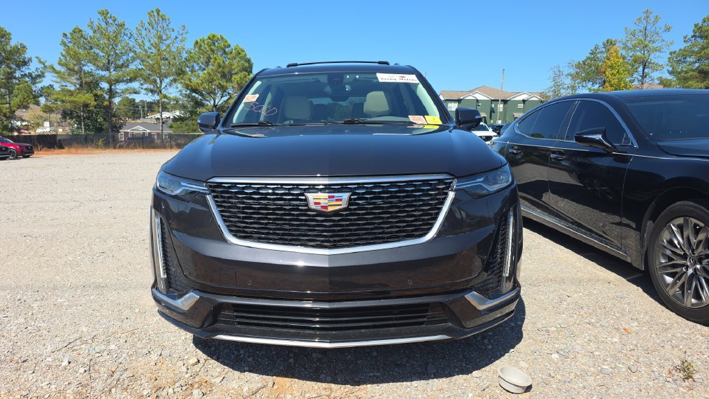 Used 2020 Cadillac XT6 Premium Luxury FWD image 2
