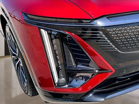 Certified 2024 Cadillac Lyriq Sport AWD/4WD image 29