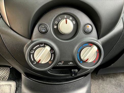 Used 2014 Nissan Versa Note SV image 24