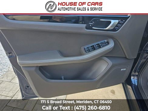 Used 2018 Porsche Macan image 56