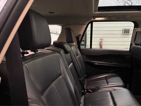Used 2023 Ford Expedition XLT AWD/4WD image 35