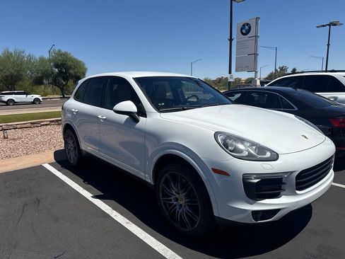 Used 2017 Porsche Cayenne Platinum Edition AWD/4WD image 3