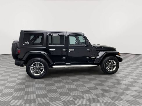 Used 2022 Jeep Wrangler Unlimited Sahara w/ Cold Weather Group AWD/4WD image 39