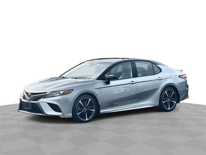 Used 2019 Toyota Camry XSE image 1