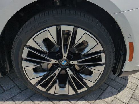 New 2027 BMW 530i xDrive w/ Premium Package AWD/4WD image 11