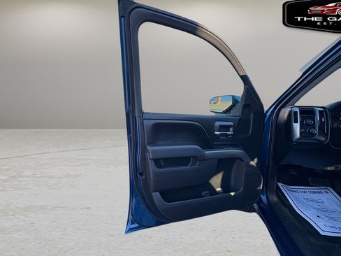 Used 2017 Chevrolet Silverado 1500 LT w/ LT Convenience Package image 15