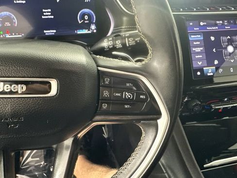 Certified 2023 Jeep Grand Cherokee Laredo AWD/4WD image 14