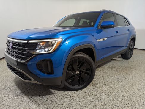 Used 2024 Volkswagen Atlas Cross Sport SE w/ Panoramic Sunroof Package FWD image 20