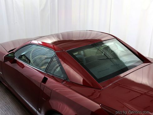 Used 2007 Cadillac XLR image 9