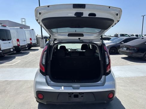 Used 2018 Kia Soul FWD image 9