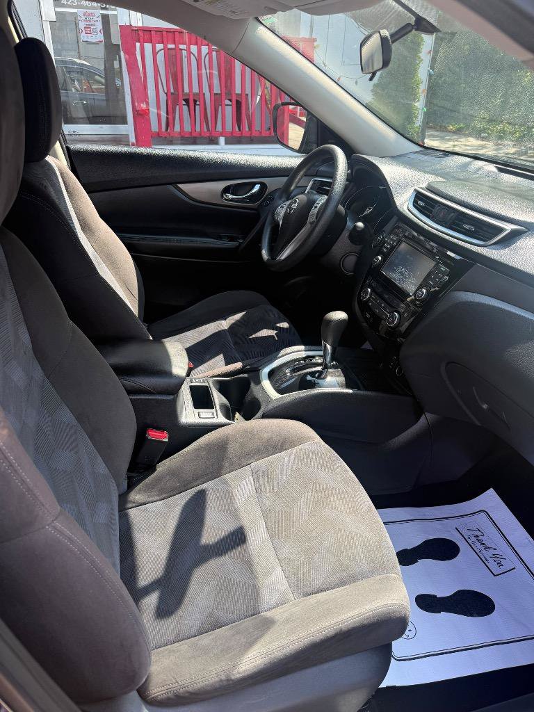Used 2015 Nissan Rogue SV w/ SV Premium Package AWD/4WD image 32