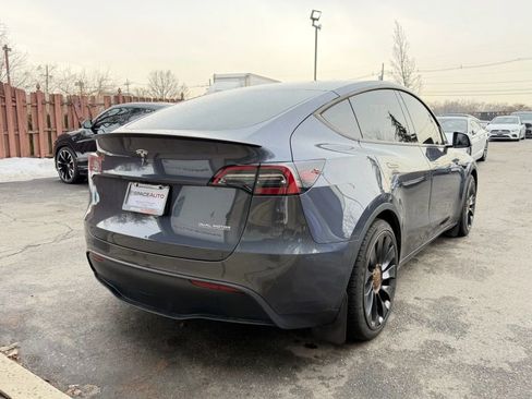 Used 2022 Tesla Model Y Performance image 5