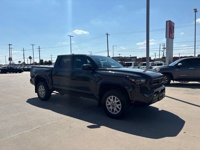 Used 2025 Toyota Tacoma SR5 AWD/4WD image 2