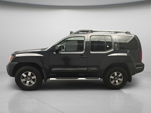 Used 2011 Nissan Xterra PRO-4X image 2