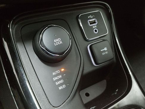 Used 2020 Jeep Compass Limited AWD/4WD image 8