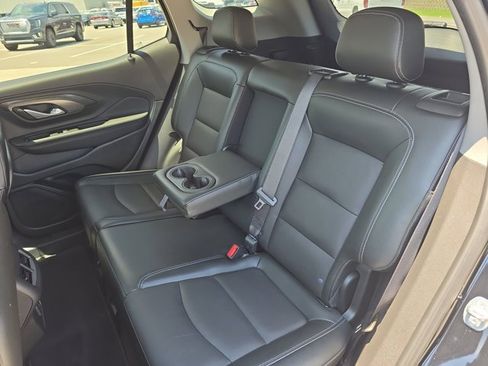 Used 2022 GMC Terrain SLT w/ Infotainment Package II image 13