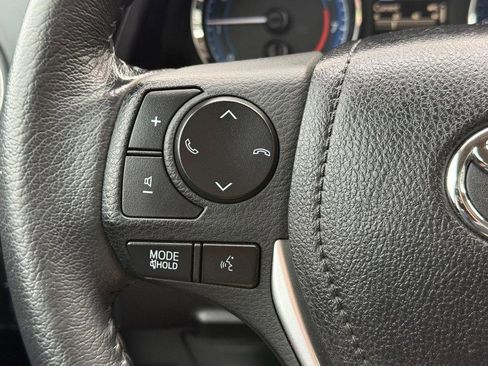 Used 2017 Toyota Corolla SE w/ Carpet Mat Package (TMS) image 20