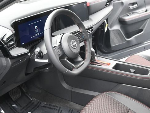 New 2026 Nissan Kicks SR w/ Cold Weather Package image 7