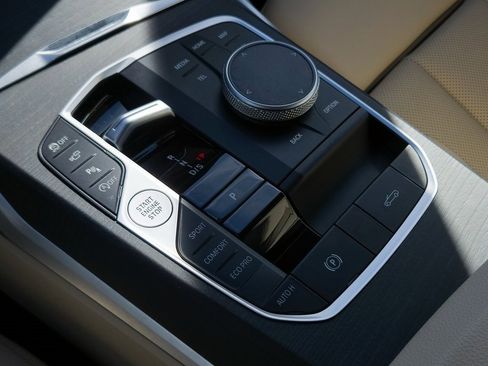 Used 2025 BMW 430i Convertible w/ Convenience Package image 16