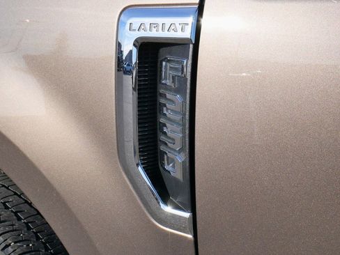 Used 2021 Ford F250 Lariat w/ Chrome Package image 16